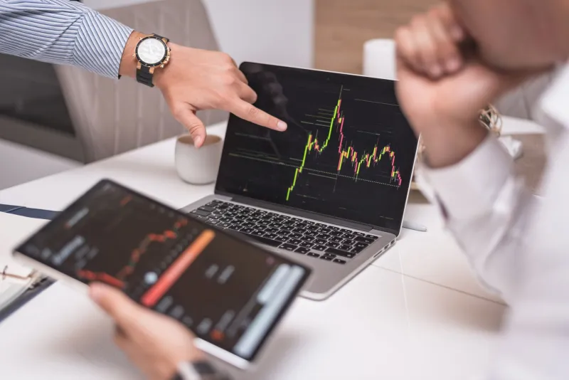 There's Strength in Numbers: How Crypto Betting Syndicates Outperform Solo Players — and What You Can Do About It