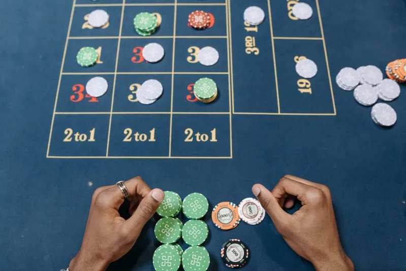 Whale Bets vs. Grinder Gains: The Real Math Behind Long-Term Crypto Gaming Profits